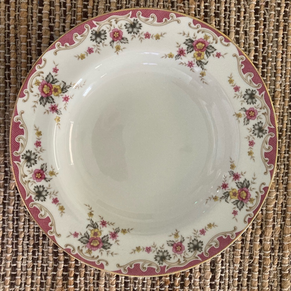 Mikasa Floral Pink Shelly L2860 5 Piece Place Setting - Picture 8 of 12
